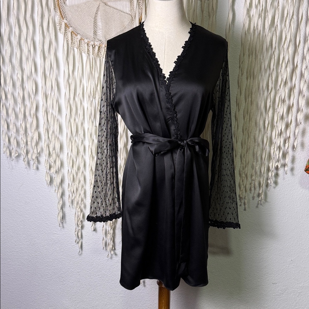 Anthropologie | Flora Nikrooz Black Showstopper Robe Size XS